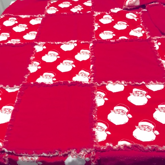 NWT SANTA CHRISTMAS RAG QUILT LARGE 70”x70” RED/WHITE HANDMADE GREAT GIFT🎄 - Picture 5 of 5